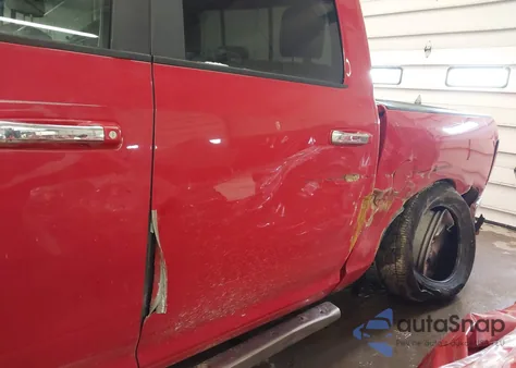 2018 Ram 1500 Big Horn 4X4 5'7 Box z USA, uszkodzony, nr VIN 1C6RR7LTXJS333363